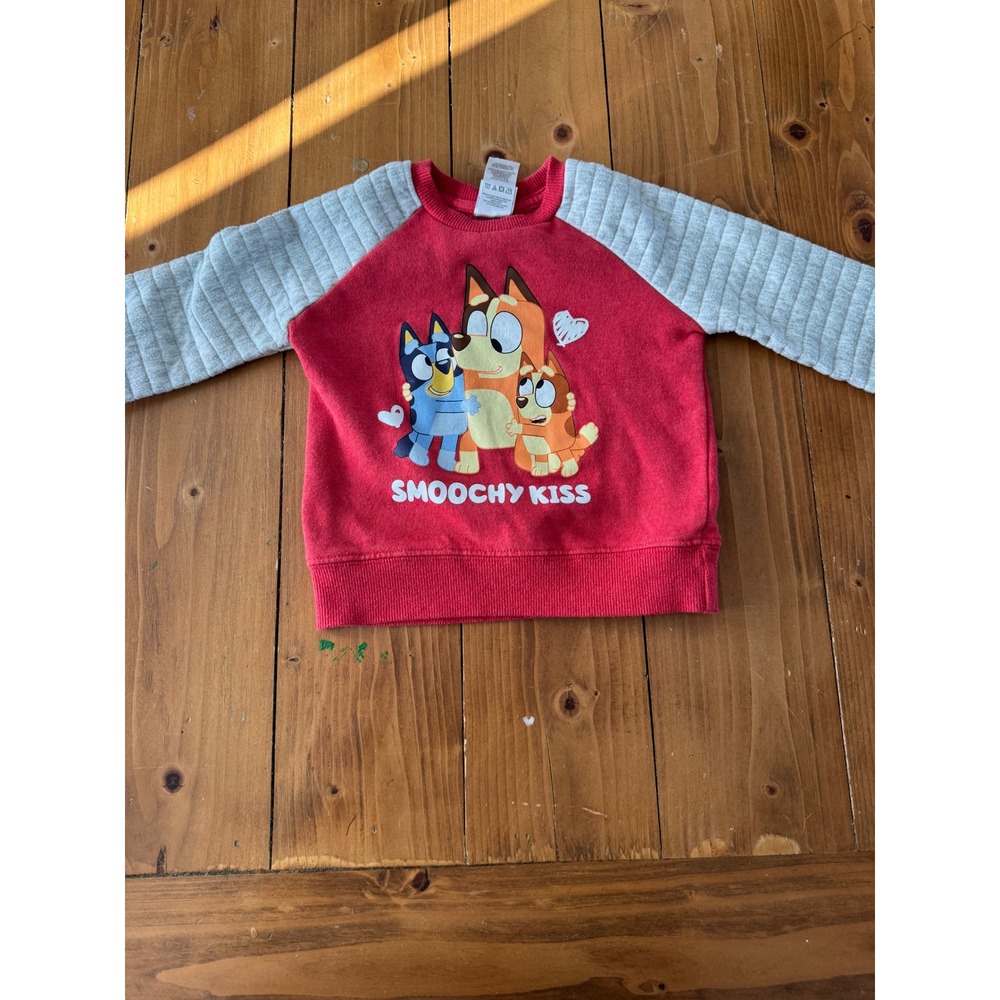 Bluey‎ Toddler Boys Girls Red Gray Raglan Sweatshirt Smoochy Kiss 2T